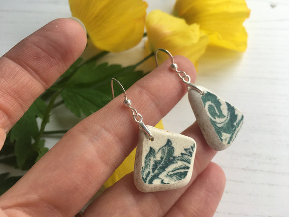 Sea pottery earrings - Green Transferware